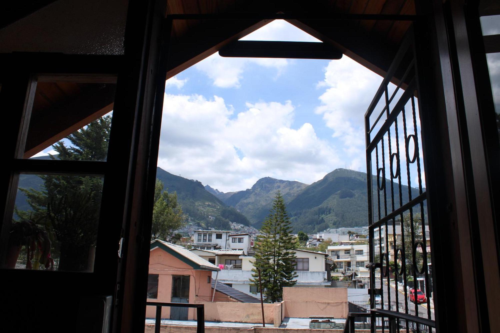 Casa De Tulia Apartment Quito Bagian luar foto